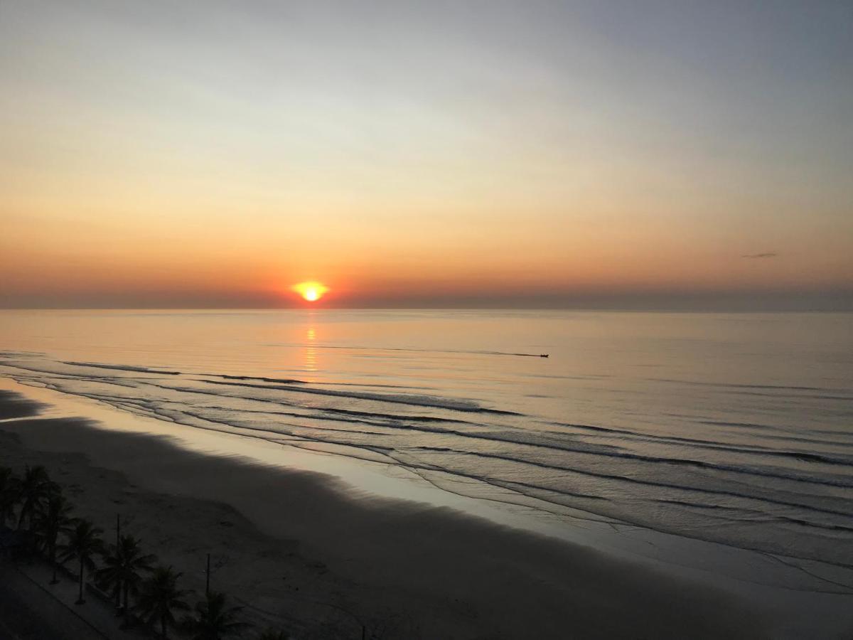 Mongagua Com Vista Para O Mar Pe Na Areia Экстерьер фото